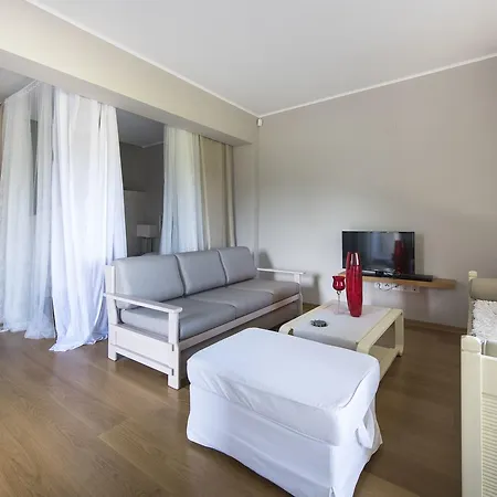 Tessi's House By Luxlikehome