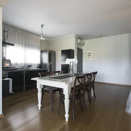 Tessi's House By Luxlikehome בית נופש Nea Kallikrateia